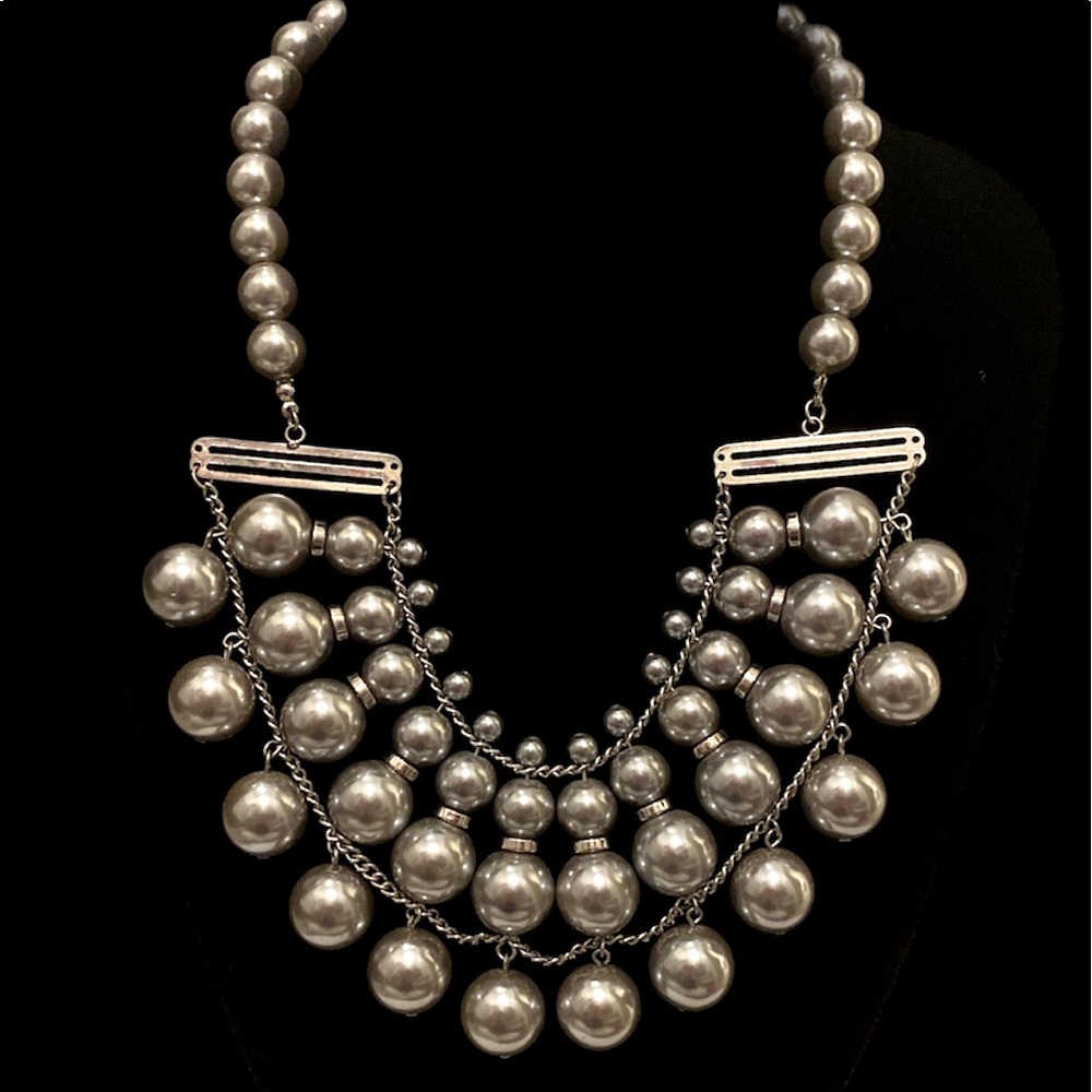 🌟Beautiful Statement Necklace with Silver Beads